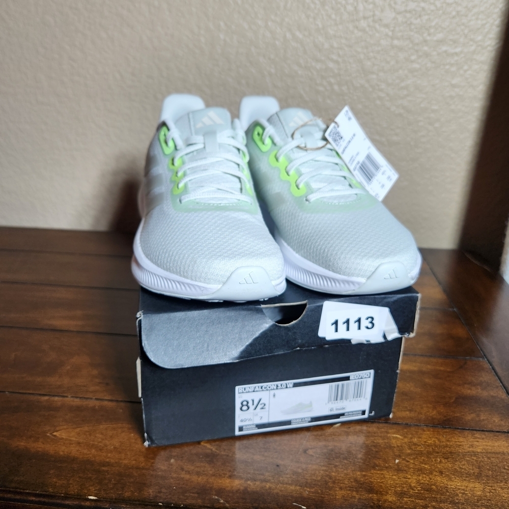Adidas Womens 8 1/2 Run Falcon White and Green Sneakers New With Tags - Picture 2 of 11